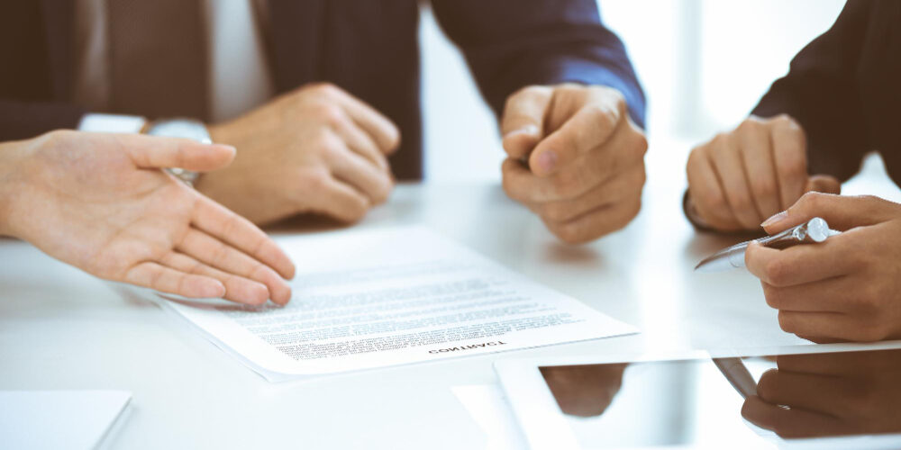 glossaire de l'entiercement logiciel Signature d’un contrat d’entiercement logiciel entre un fournisseur et un bénéficiaire.